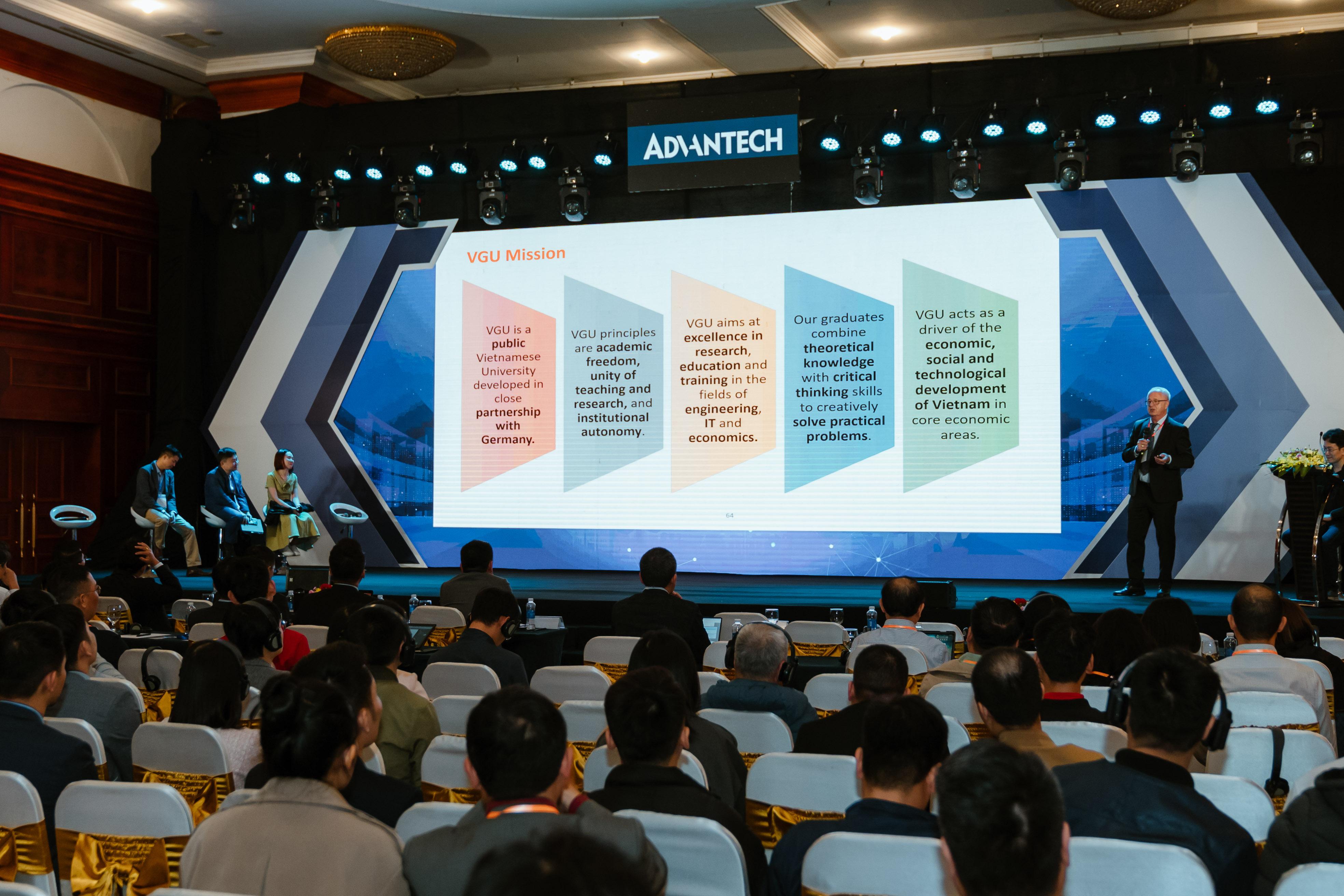 Ngày hội Công nghệ “The Future of Smart City & Smart Manufacturing in the AIoT Era” và tầm quan trọng của cách mạng chuyển đổi số